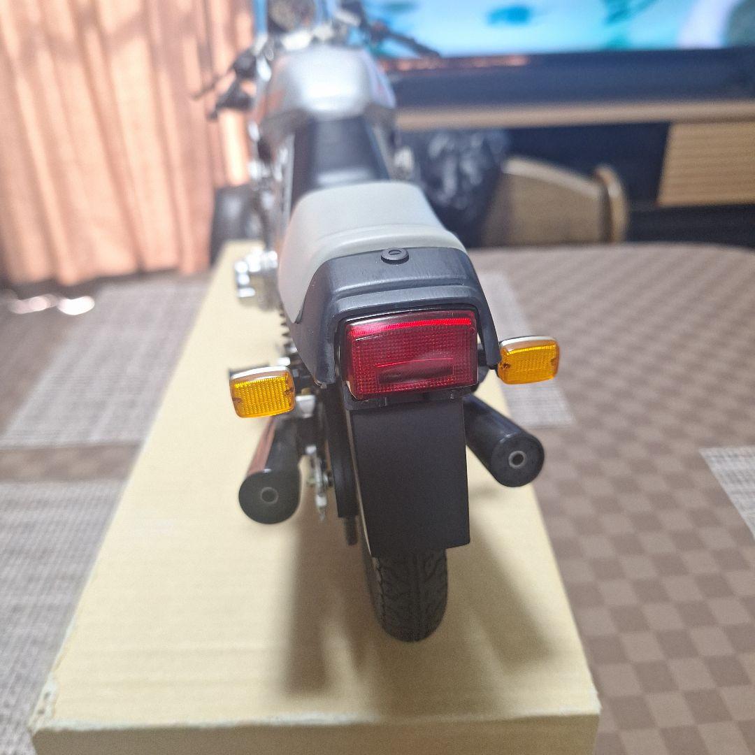 SUZUKI シルバーバイクモデル、刀6,1タミヤ製、完成品です