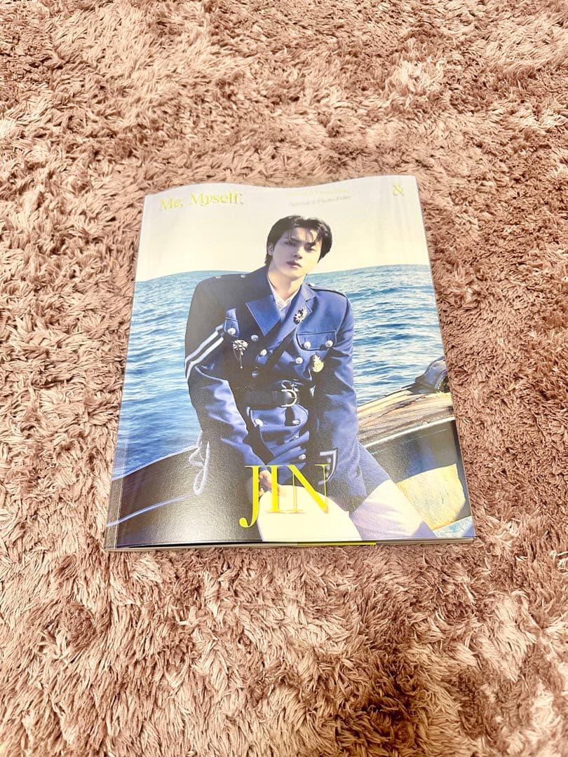 ＢＴＳ　グッズ　JINくん寄り