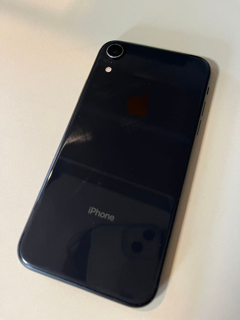 iPhone XR 64GB 画面にひび割れあり