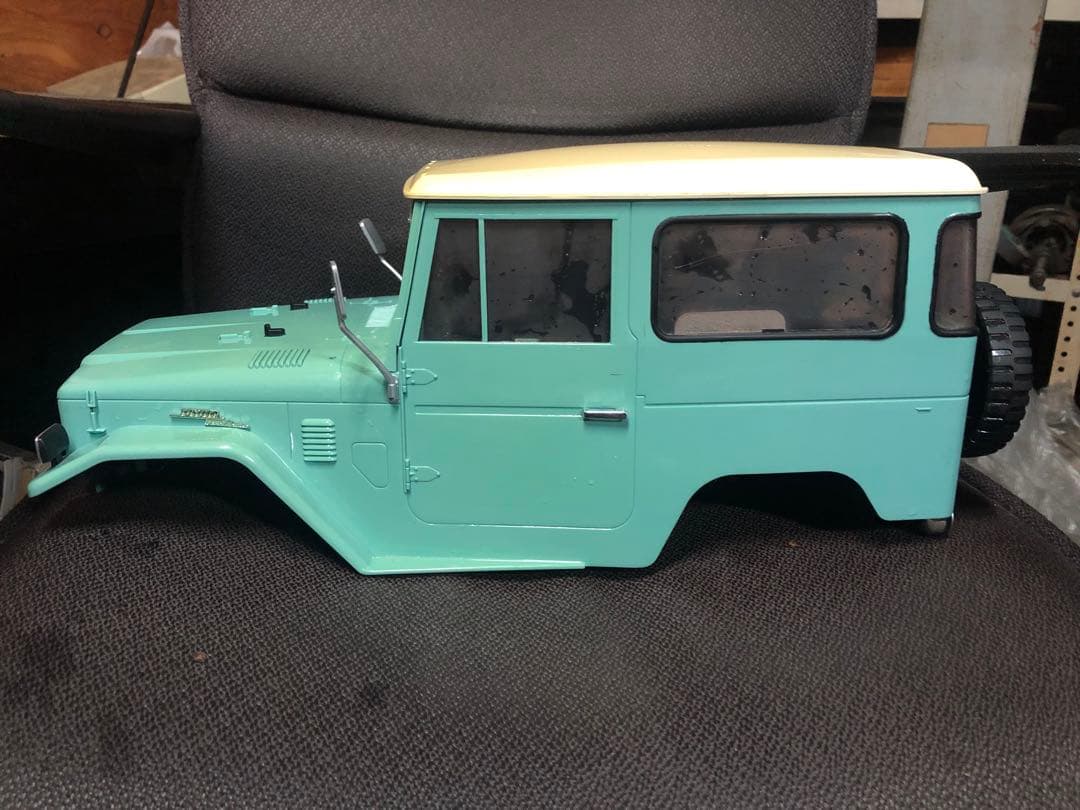 アオシマトヨタ ランドクルーザー ラジコンボディ