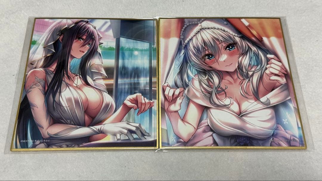 アマカノ2 コラボカフェ限定色紙ウェディングドレス　絶版　軸中心派缶バッジ付き