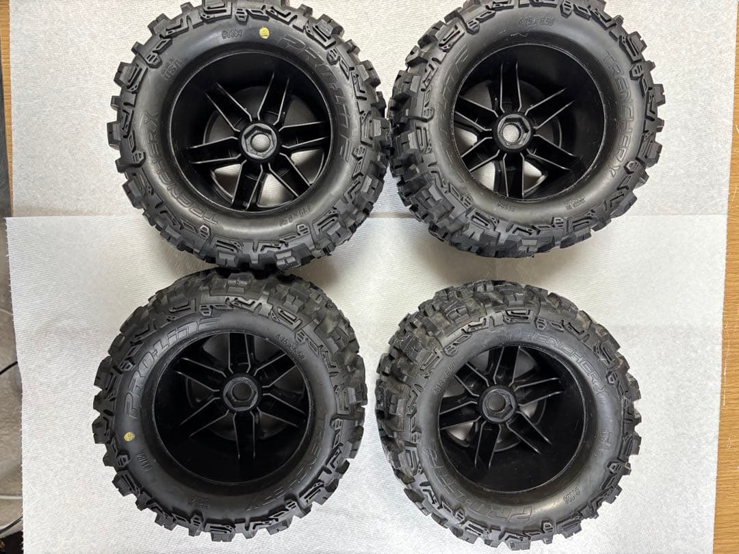 PRO LINE TRENCHER X 1/8 用タイヤホイール 17ミリ ハブ