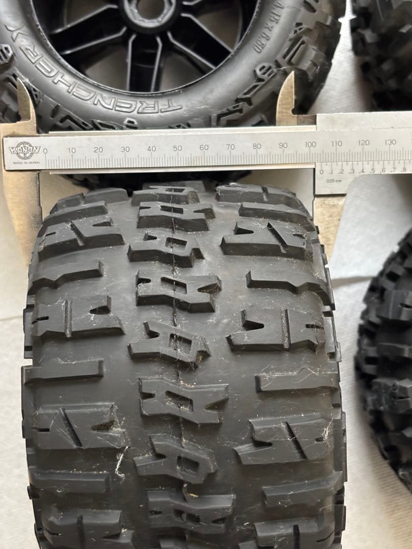 PRO LINE TRENCHER X 1/8 用タイヤホイール 17ミリ ハブ