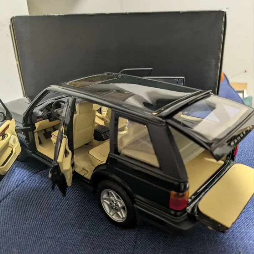 オートアート ランドローバー レンジローバー 1/18 P38a LPレンジ