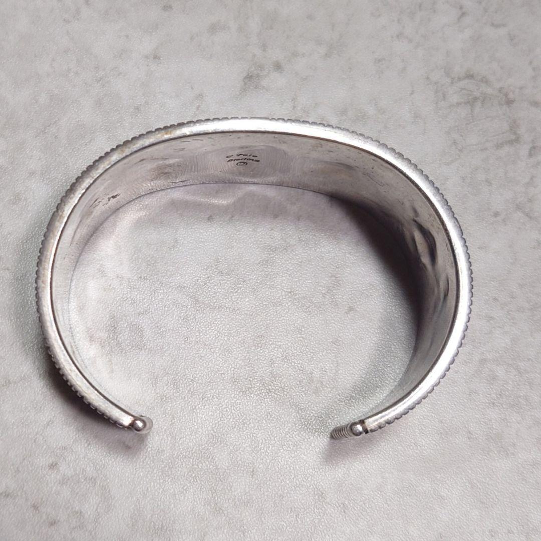 NAVAJO ナバホ Curtis Pete スタンプワークワイドバングル 重厚 - メルカリ