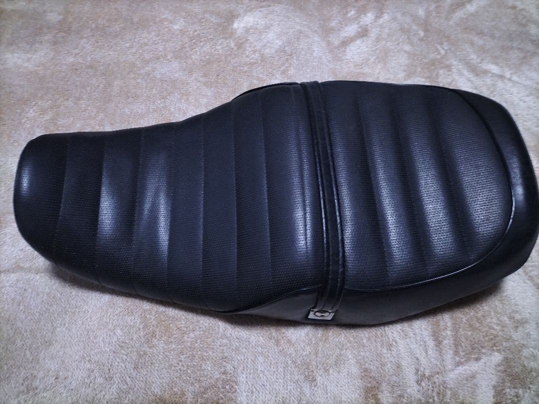 インパルス GSX400 GK79A 後期 タックロールシート 黒 楽天市場】スズキ GSX400 インパルス GK79A タックロール タイプ