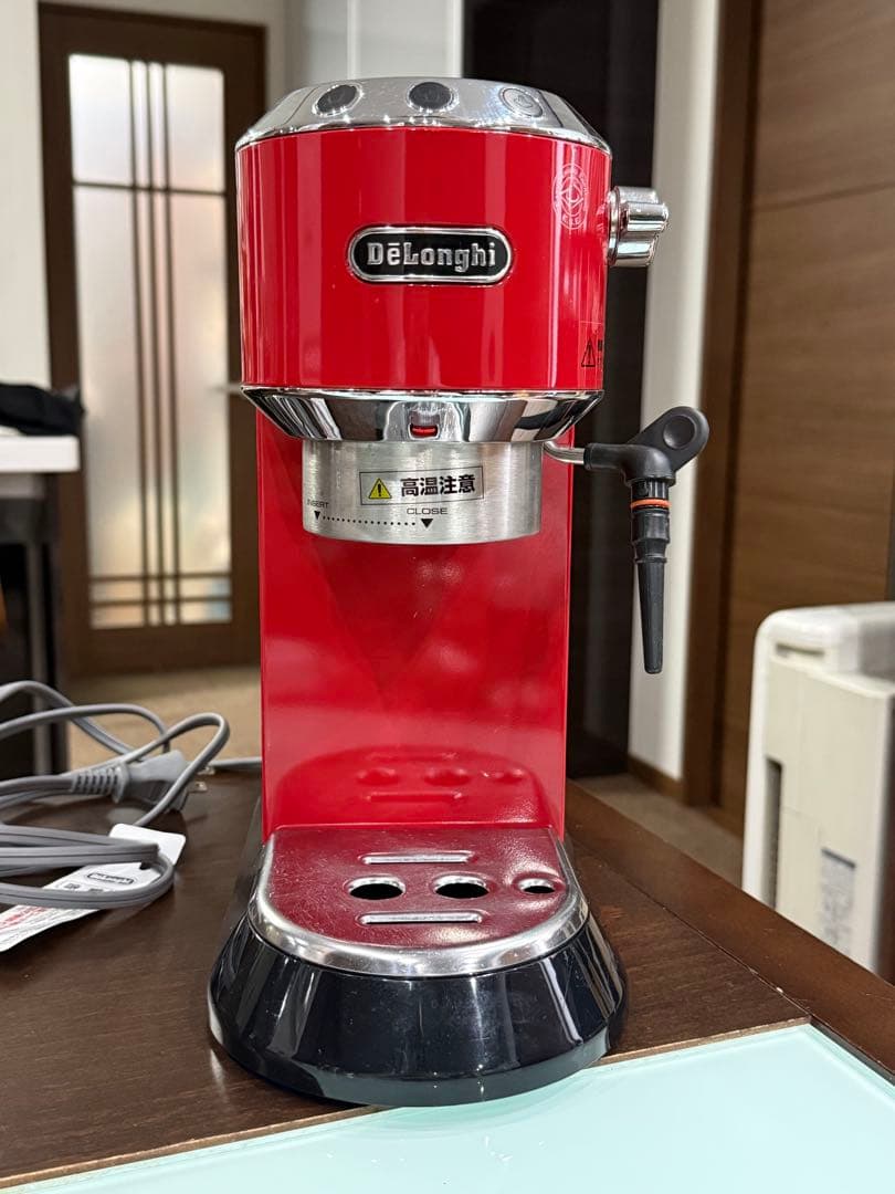 DeLonghi デディカ エスプレッソマシン ec680 本体+おまけ付き Amazon | EC680 Dedica エスプレッソマシーン DeLonghi社【並行輸入