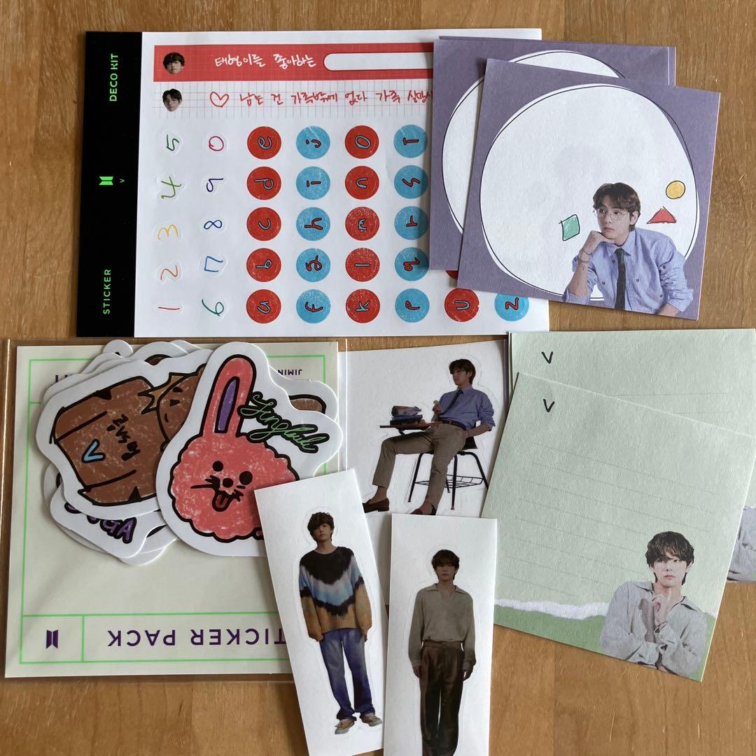 公式グッズ BTS テテ V トレカ アクスタ うちわ等 まとめ売り - メルカリ