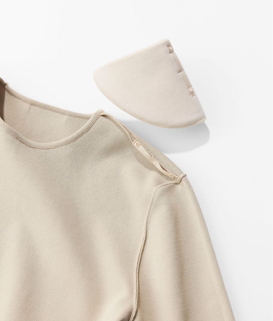 肩で魅せるニット佐藤佳菜子boutique310 - メルカリ