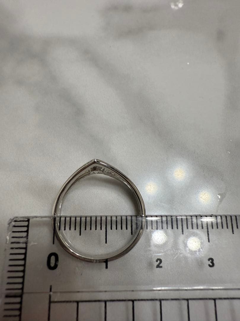 Pt 950 V字デザインリング 0.25ct #12