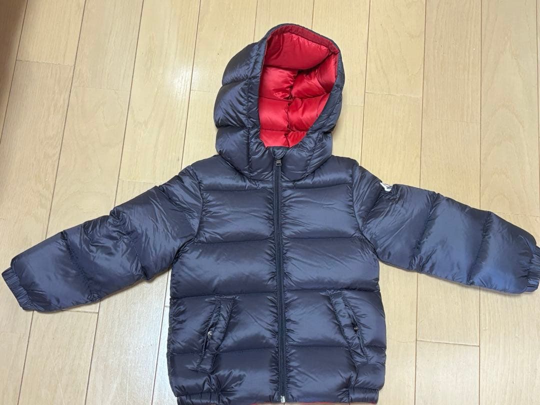 値下げ中！美品！モンクレール　フード付きダウンジャケット ネイビー/レッド MONCLER（モンクレール） 【SALE】【並行輸入品】モンクレール ダウン