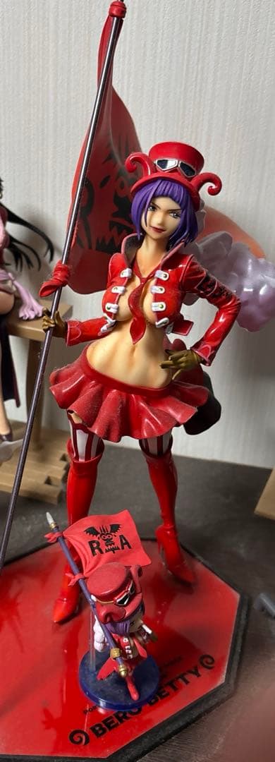 ワンピース ベロ・ベティ フィギュア