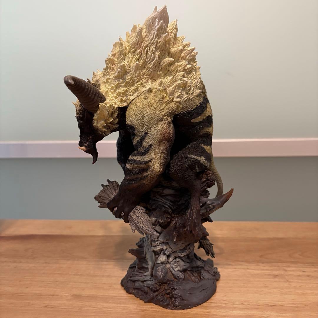 激昂したラージャン　金獅子　フィギュア