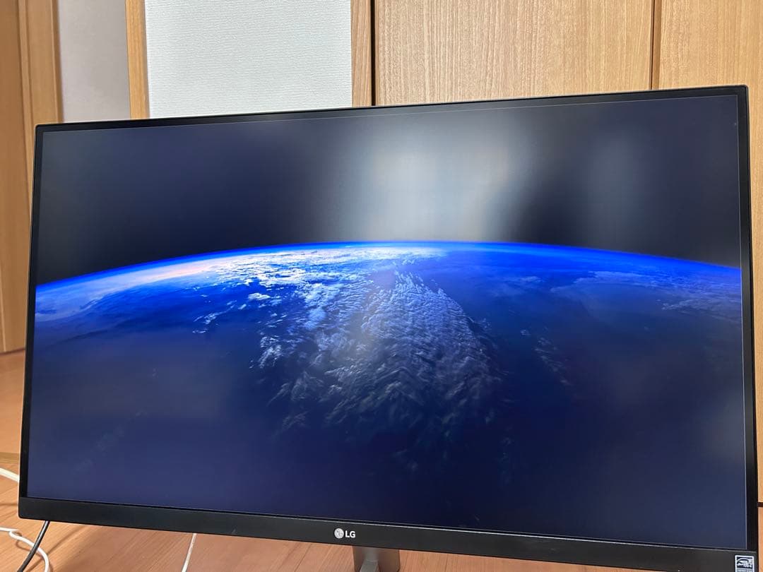 ラスト 禁煙 ペット無】LG 4K 27インチモニター 27UK600W - メルカリ