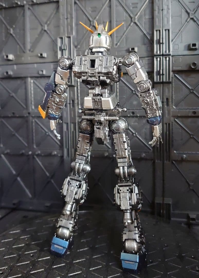 RGvガンダム！メタリック全塗装完成品！