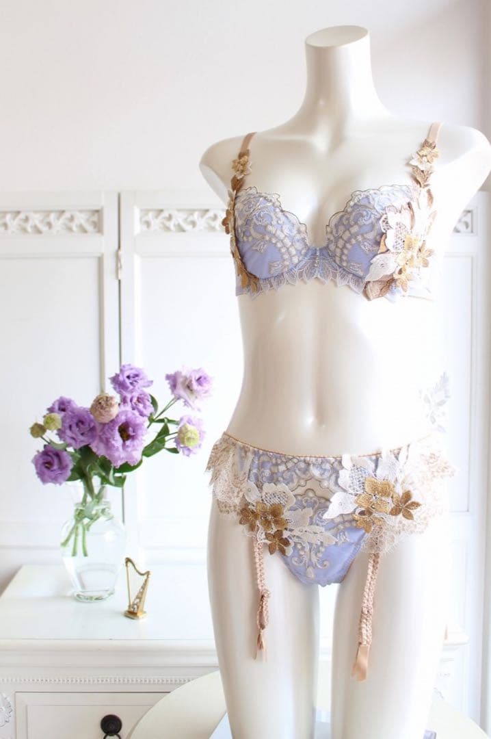 サルート 02 プレステージ 新品タグ付 P-upブラTバックM H65 PU - メルカリ