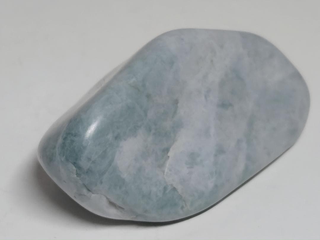 糸魚川㊸ 翡翠 97g ヒスイ 原石 鑑賞石 自然石 誕生石 鉱物 鉱石 水石