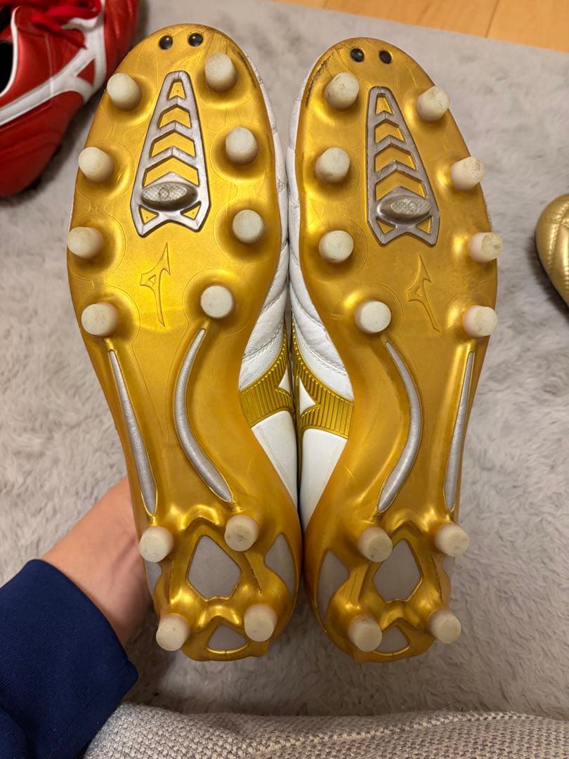 サッカースパイク ミズノ モレリアネオ2 ビクトリーゴールド - メルカリ