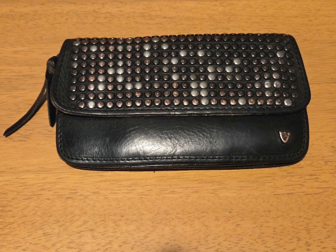 HTC エイチティーシー ヨーロッパ限定 スタッズ トラッカーウォレット