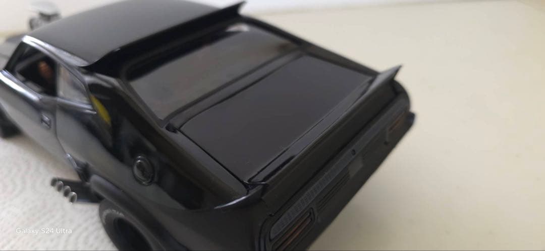 オートアート マッドマックス2 ザ.ロードウォリアー　インターセプター