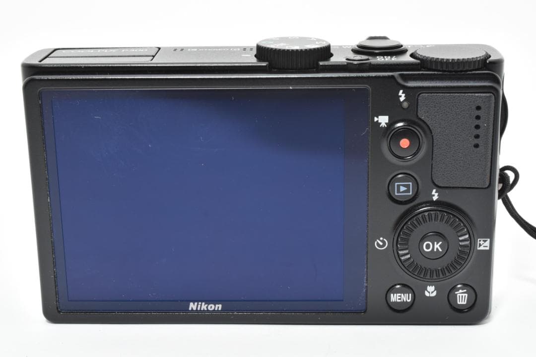《 ほぼ新品 》 ニコン　Nikon COOLPIX P300 ブラック