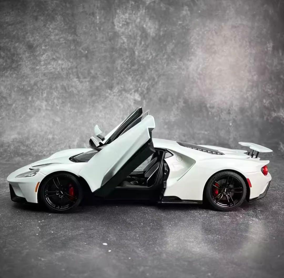 1:18 Diecast ￼Ford GT ホワイト ミニカー - メルカリ