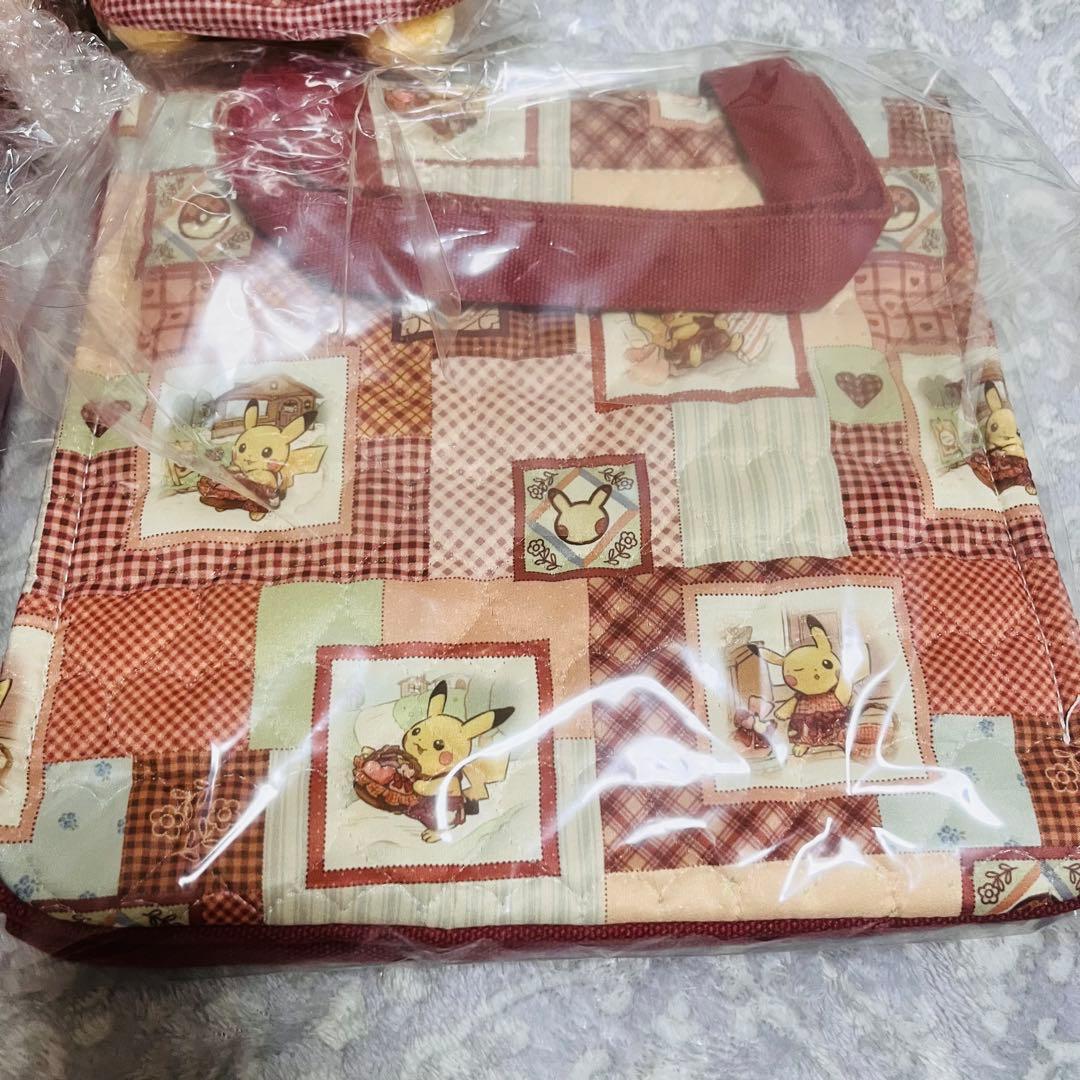 Pikachu’s Sweet Delivery ピカチュウ