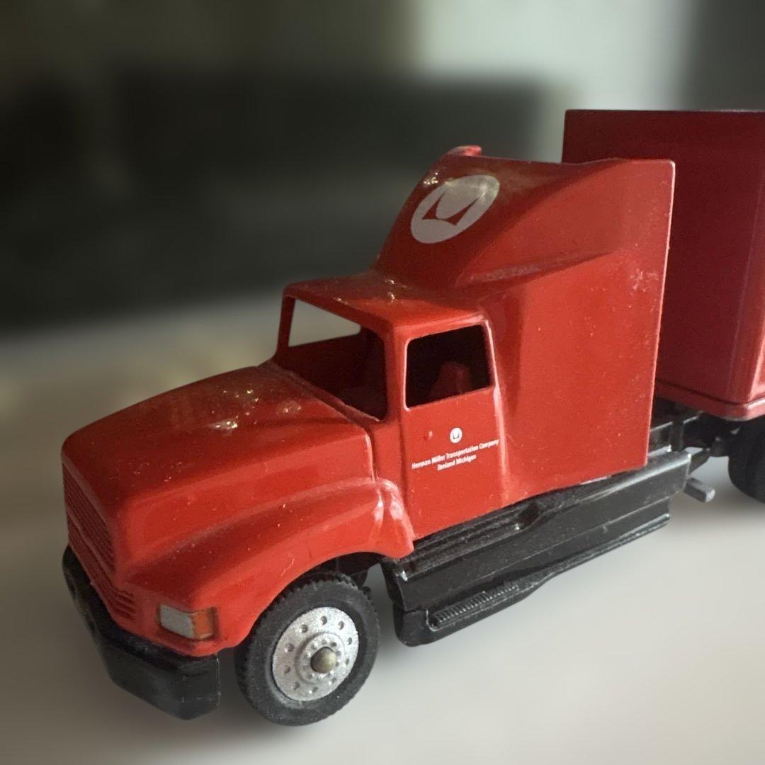 ⚠️訳あり⚠️ Winross社 Herman Miller Truck - メルカリ