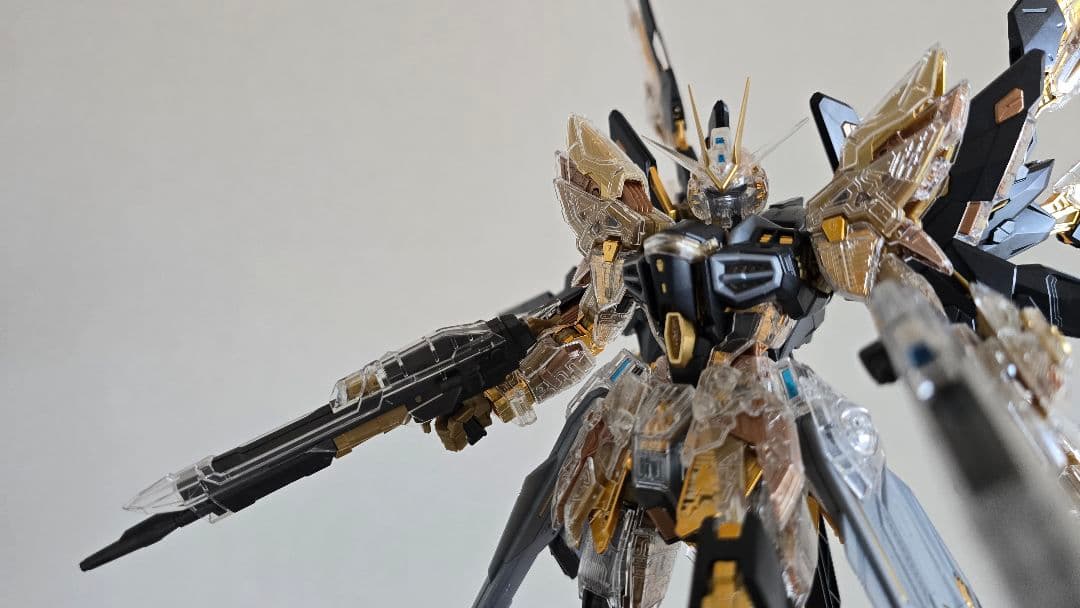 MGEX 1/100 ストライクフリーダムガンダム [メカニカルクリア]完成品
