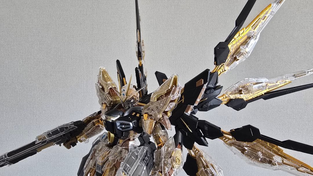 MGEX 1/100 ストライクフリーダムガンダム [メカニカルクリア]完成品