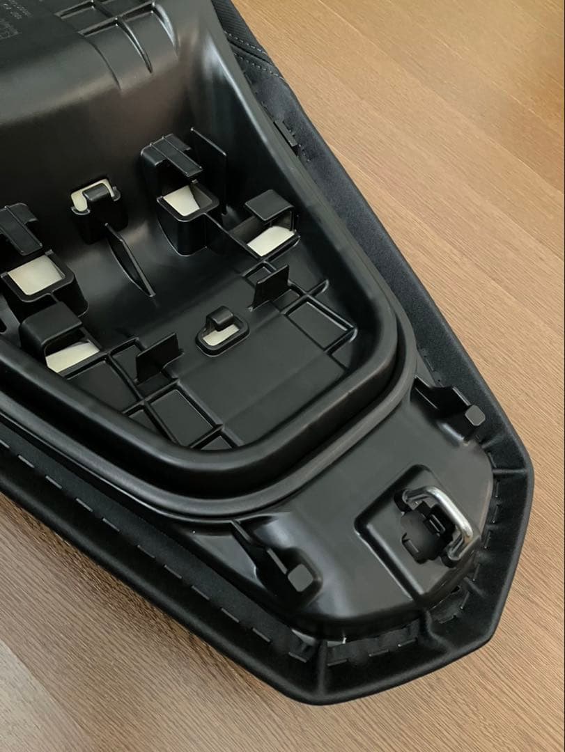 新車外し】 HONDA PCX125純正シート JK05(2024年式) - パーツ安く 買う