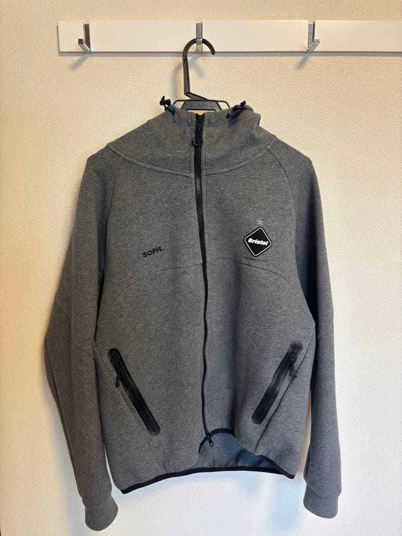 F.C. Real Bristol グレー パーカー M - メルカリ