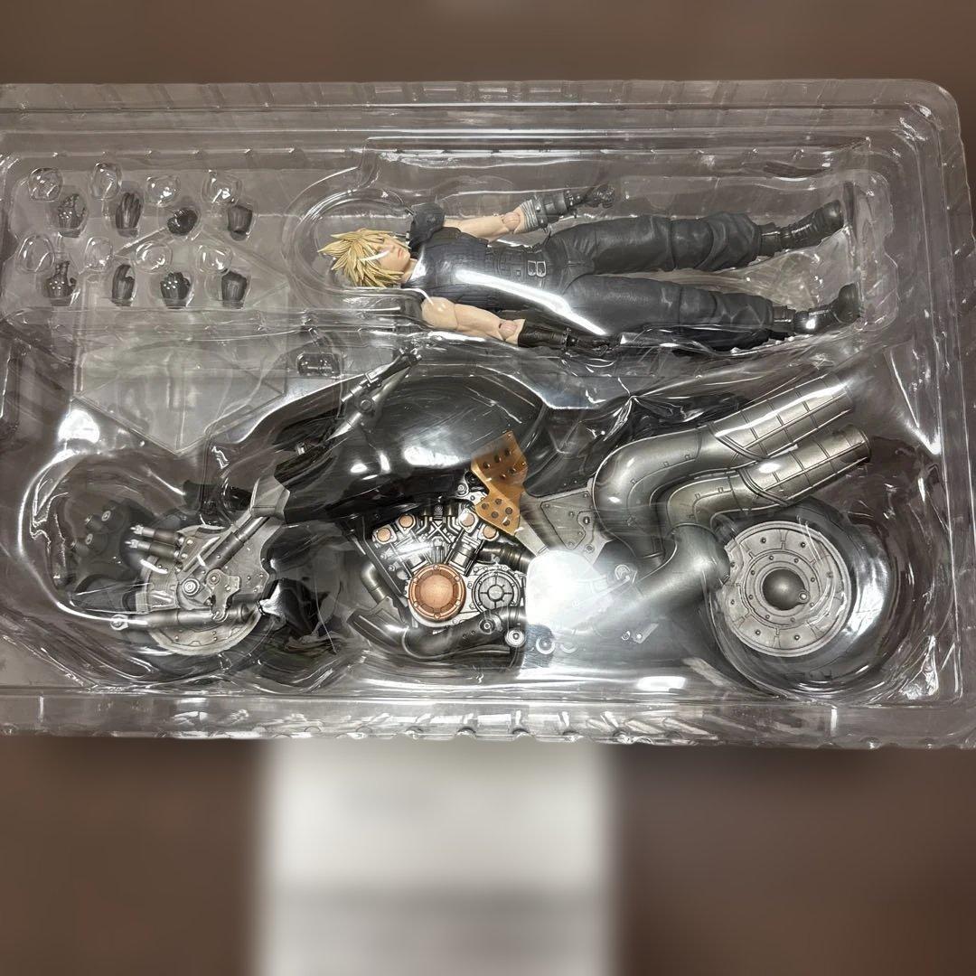 PLAY ARTS改 クラウド・ストライフ＆ハーディ=デイトナ 「フ…