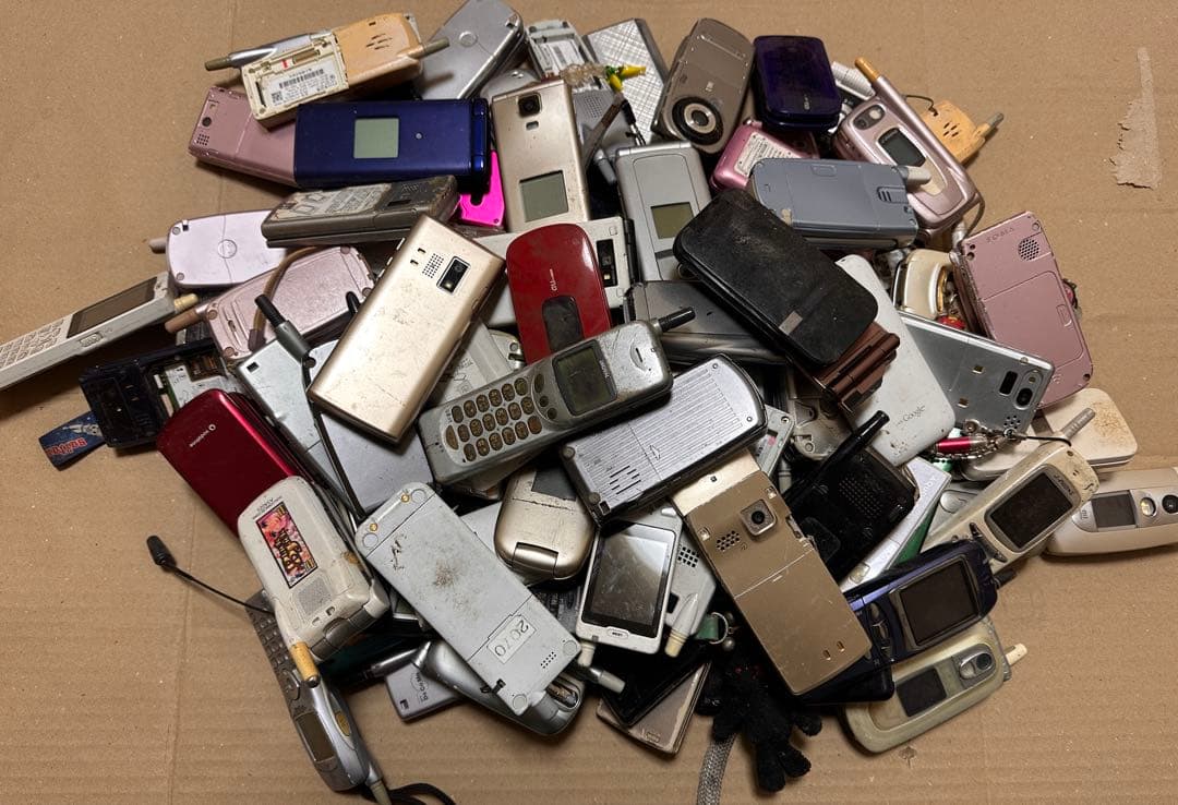 ガラケー 11.2KG ジャンク 本体 まとめ - メルカリ