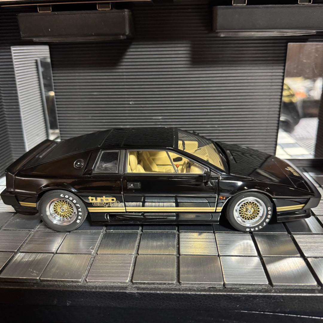 絶版未展示品 オートアート 1/18 ロータス エスプリ ターボ S2