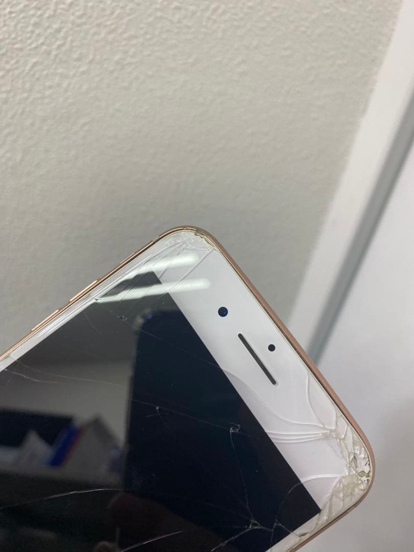 ジャンク品iPhone 8 Plus 64GB バッテリー86% 05504 - メルカリ