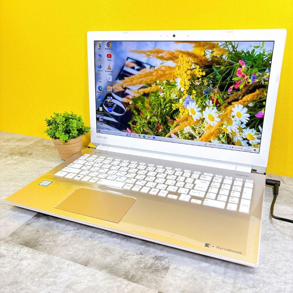 美品✨ⅰ7✨SSD512搭載で快適✨おしゃれゴールド❣フルHD 薄型 カメラ