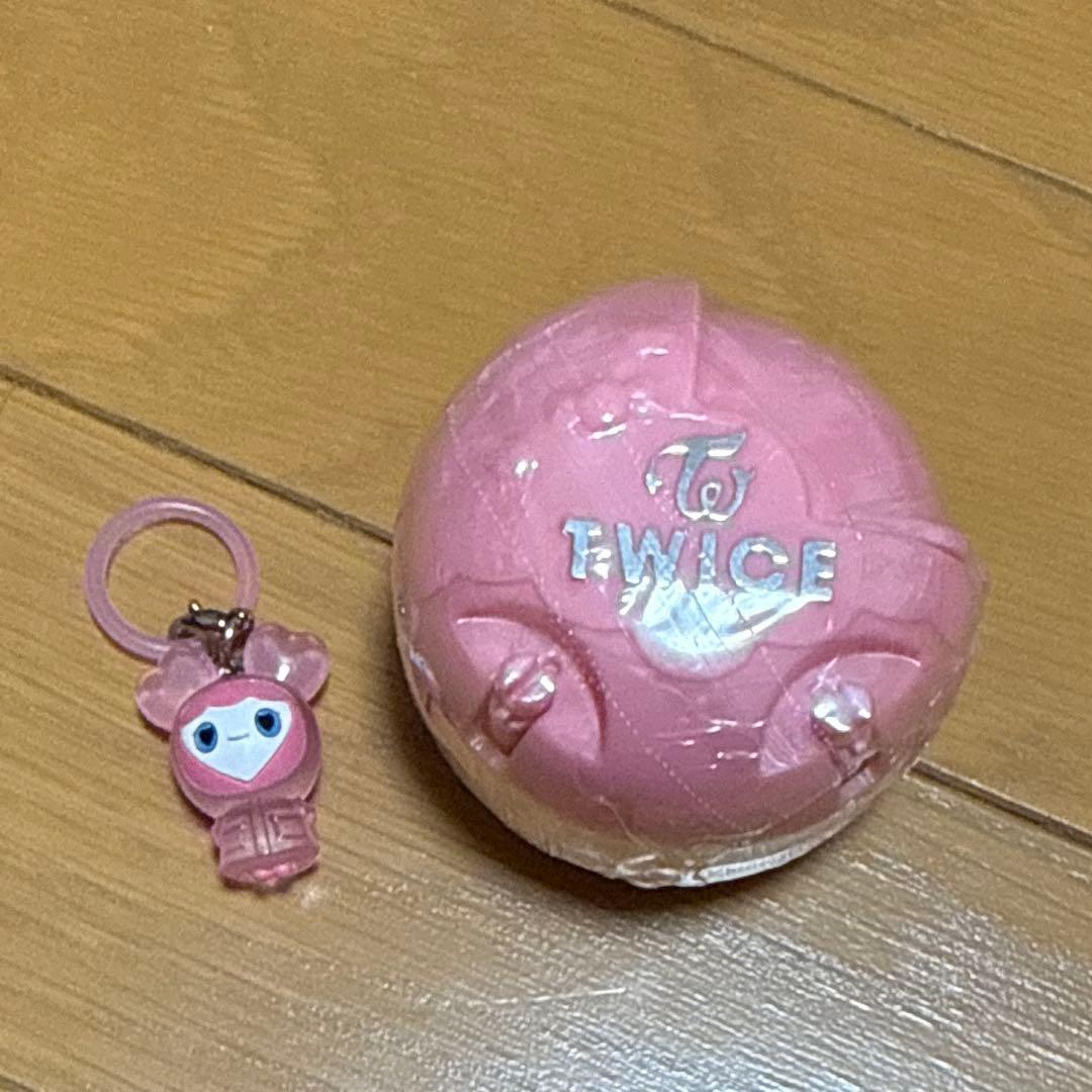 TWICEガチャ 目印チャーム＆BABYLOVELYS もも - メルカリ