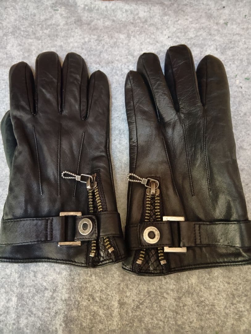 FUGA レザー手袋 ジッパー部パイソン切替　即完売品 楽天市場】レザー グローブ ジップの通販