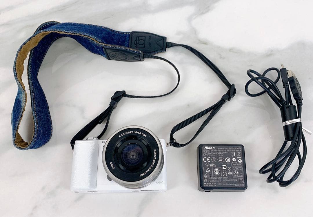 ＋SONY α5100 ダブルズームレンズキット　ILCE-5100 ホワイト SONY α5100 ILCE-5100L パワーズームレンズキット 価格比較 - 価格.com