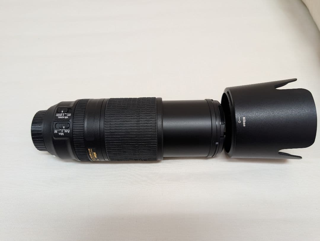 月　Nikon 70-300mm f/4.5-6.3 ズームレンズ