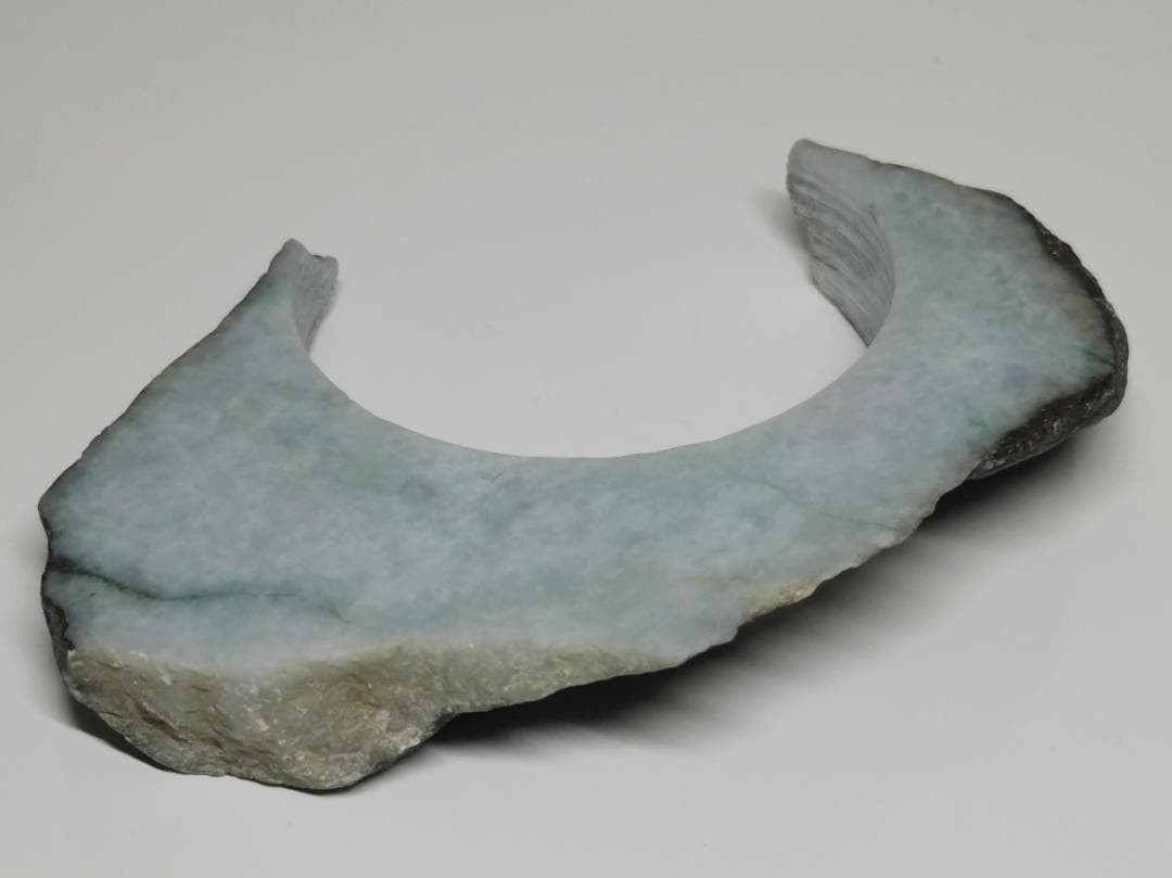 淡青 327g 翡翠 ヒスイ 原石 鑑賞石 自然石 誕生石 鉱物 鉱石 水石