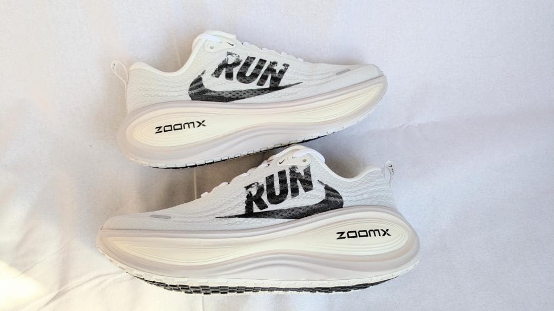 【美品】ナイキズームボメロプラス 白 26.5cm