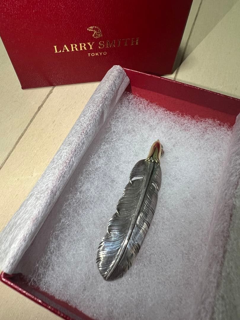 ラリースミス 18K イーグルヘッドフェザーペンダントトップ - メルカリ