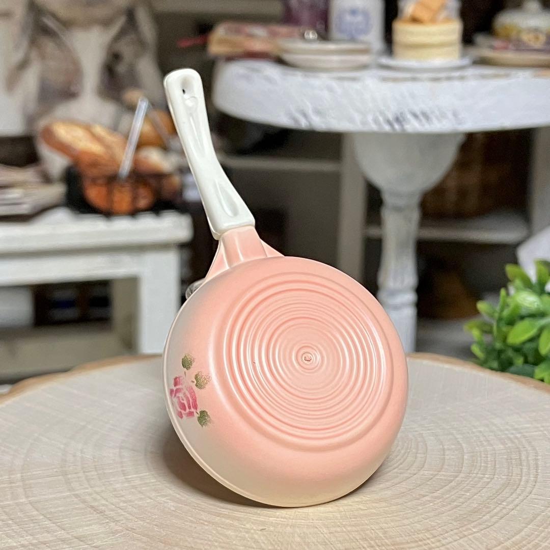 ミニチュアキッチン雑貨 フライパン マニーローズ ドールハウス - メルカリ