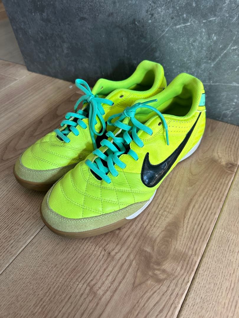 ナイキ ティエンポ ナチュラル IV レザー IC(蛍光イエロー×ブラック) ナイキ ティエンポ ナチュラル IV レザー IC(ブラック×蛍光イエロー