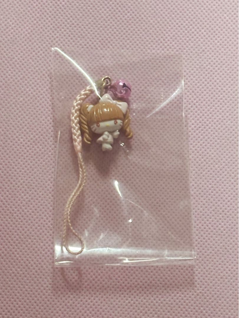 ハローキティ×辻希美 根付け ストラップ ハローキティ × 辻希美 コラボ 根付け ストラップ | Shop at Mercari