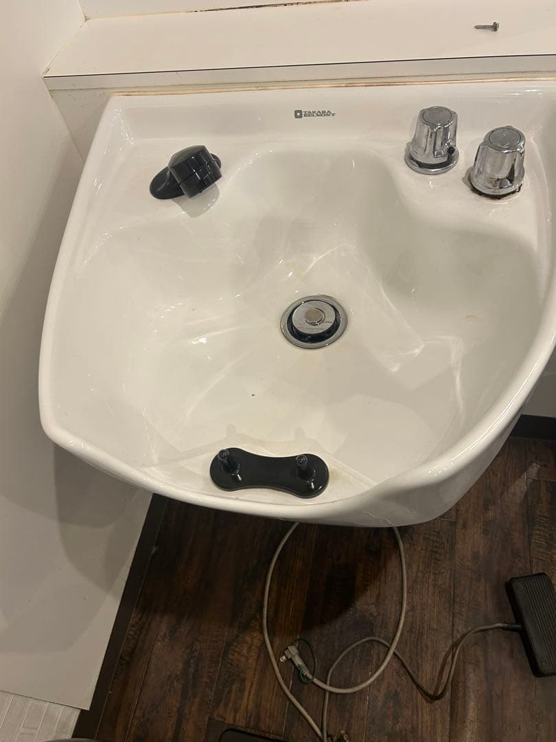 TAKARA BELMONT シャンプー台 ホワイト ワイドマジョリカ | シャンプー機器 | 製品情報 | タカラベルモント