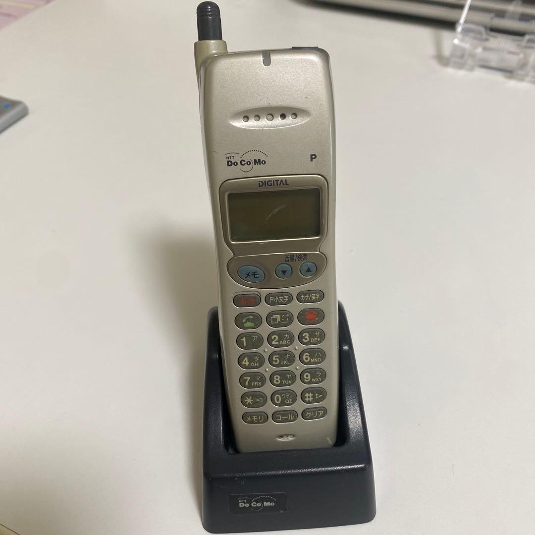 docomo P101 デジタル 携帯電話 シャンパンゴールド ドコモ - メルカリ