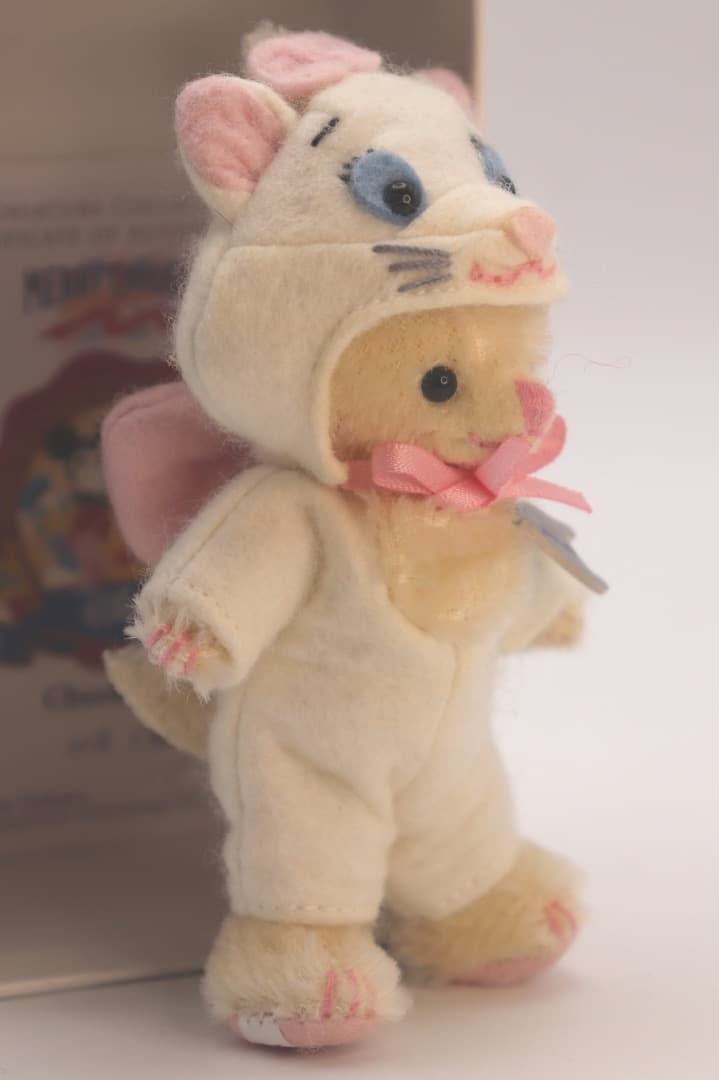 マリー Merry Thought 猫コスチューム ミニチュアぬいぐるみ 9cm